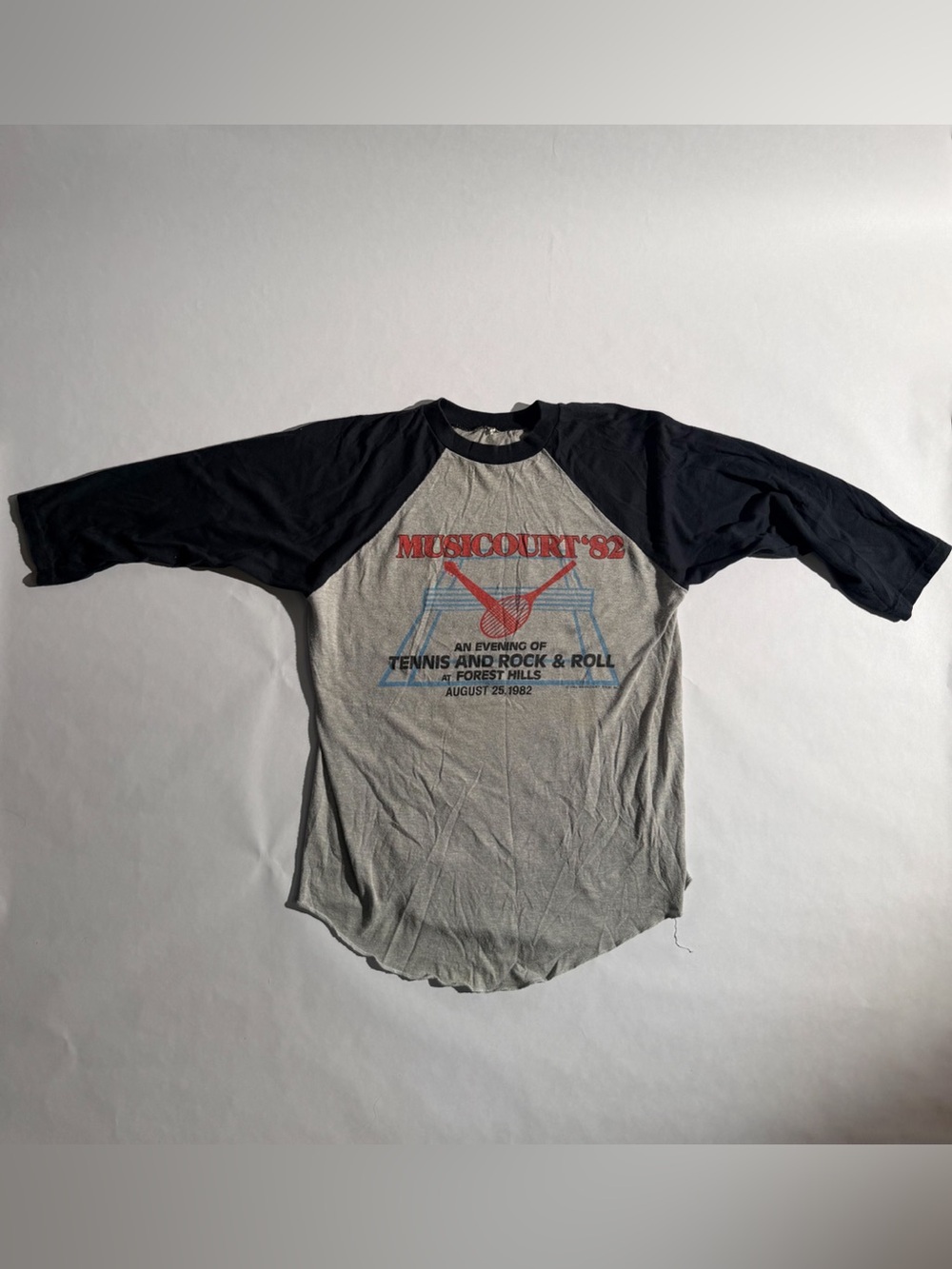 Vintage Musicourt ‘82 raglan Small
